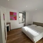 La Maison Des Filles *