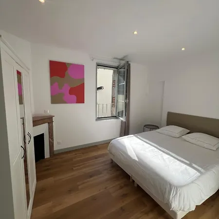 La Maison Des Filles *