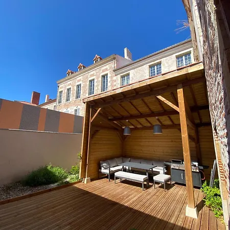 La Maison Des Filles *