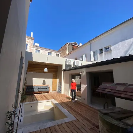 La Maison Des Filles *