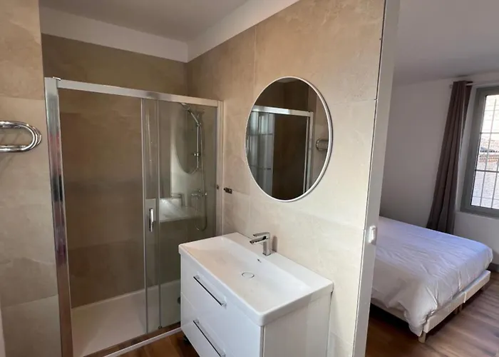 La Maison Des Filles * Agen