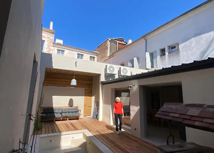 La Maison Des Filles *